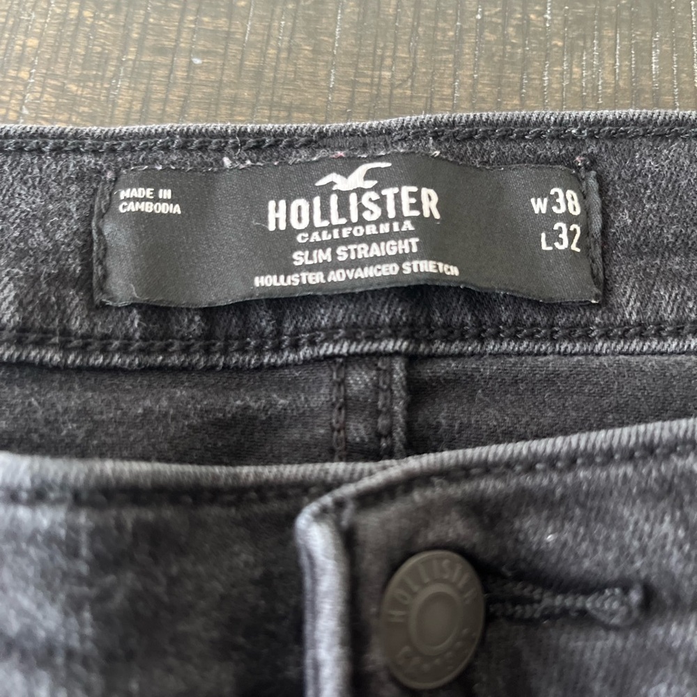 Hollister Men's Slim Straight Jeans in Black Wash